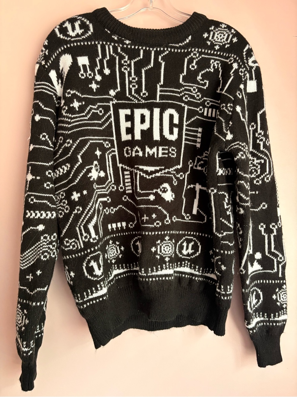 💚Epic Games Black & White Circuit Logo Sweater